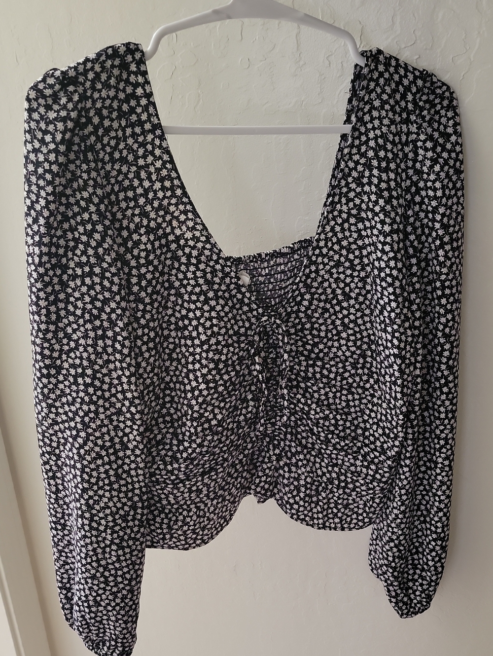 Black and White Floral Long-Sleeve Women's Top